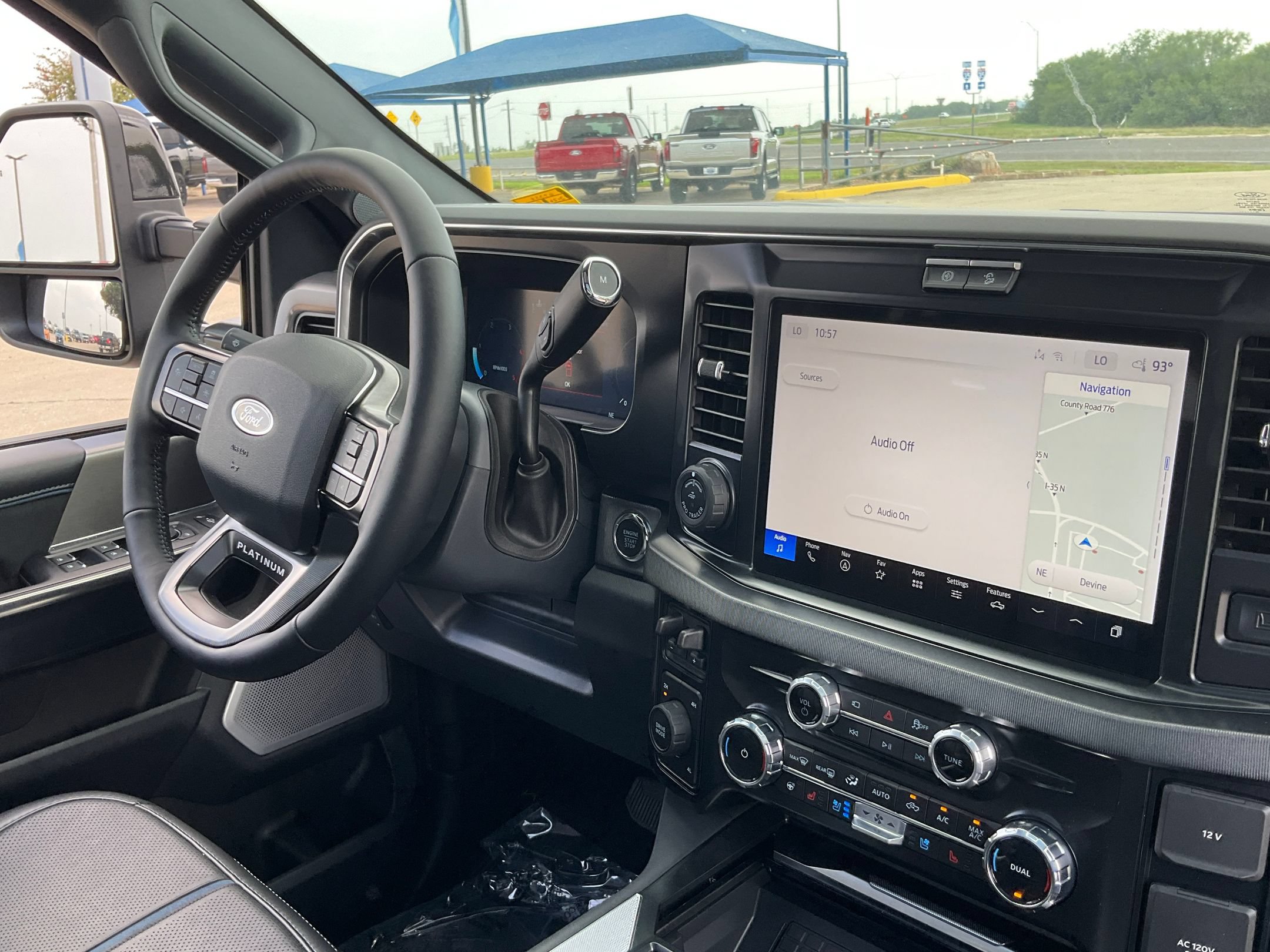2026 Ford F-350 Super Duty Platinum - Photo 25