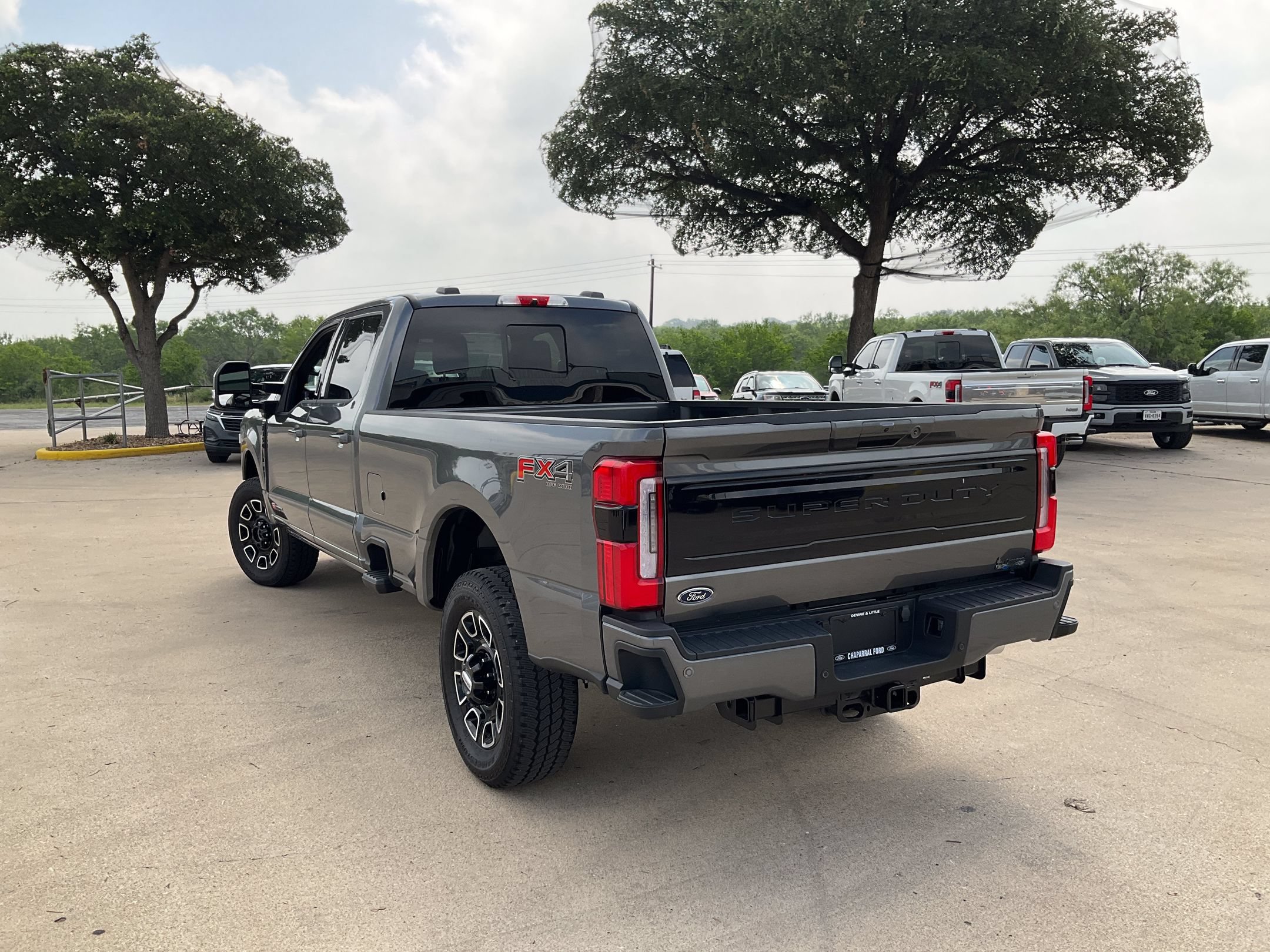 2026 Ford F-350 Super Duty Platinum - Photo 31