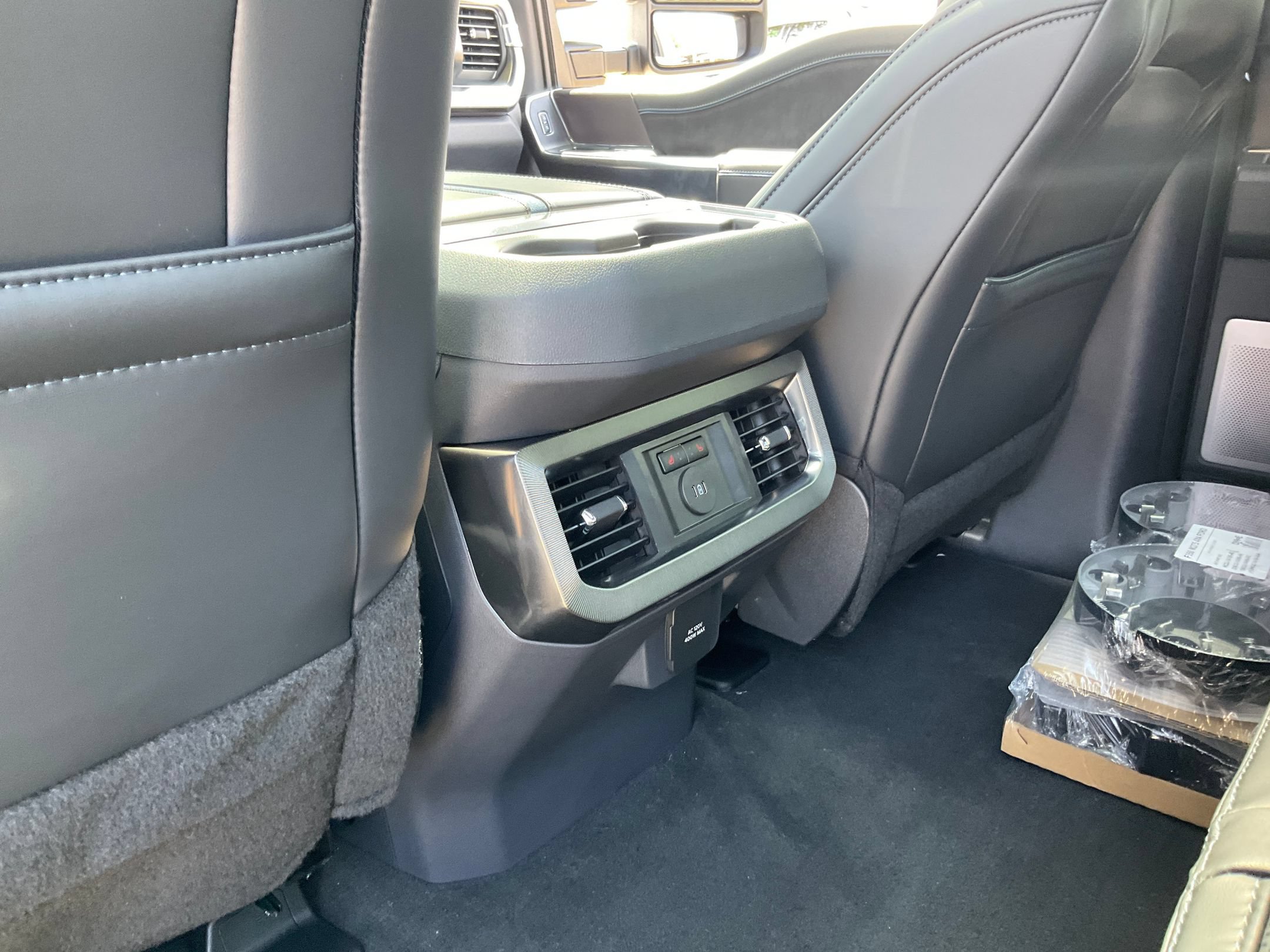 2026 Ford F-350 Super Duty Platinum - Photo 12