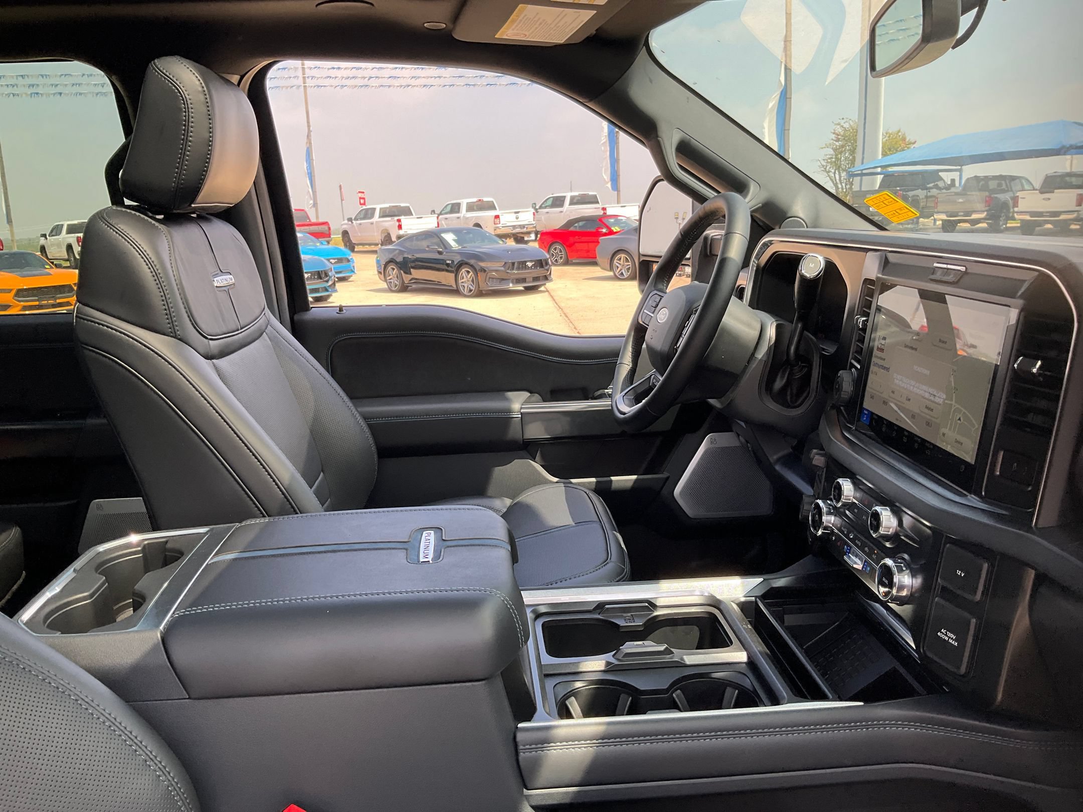 2026 Ford F-350 Super Duty Platinum - Photo 22