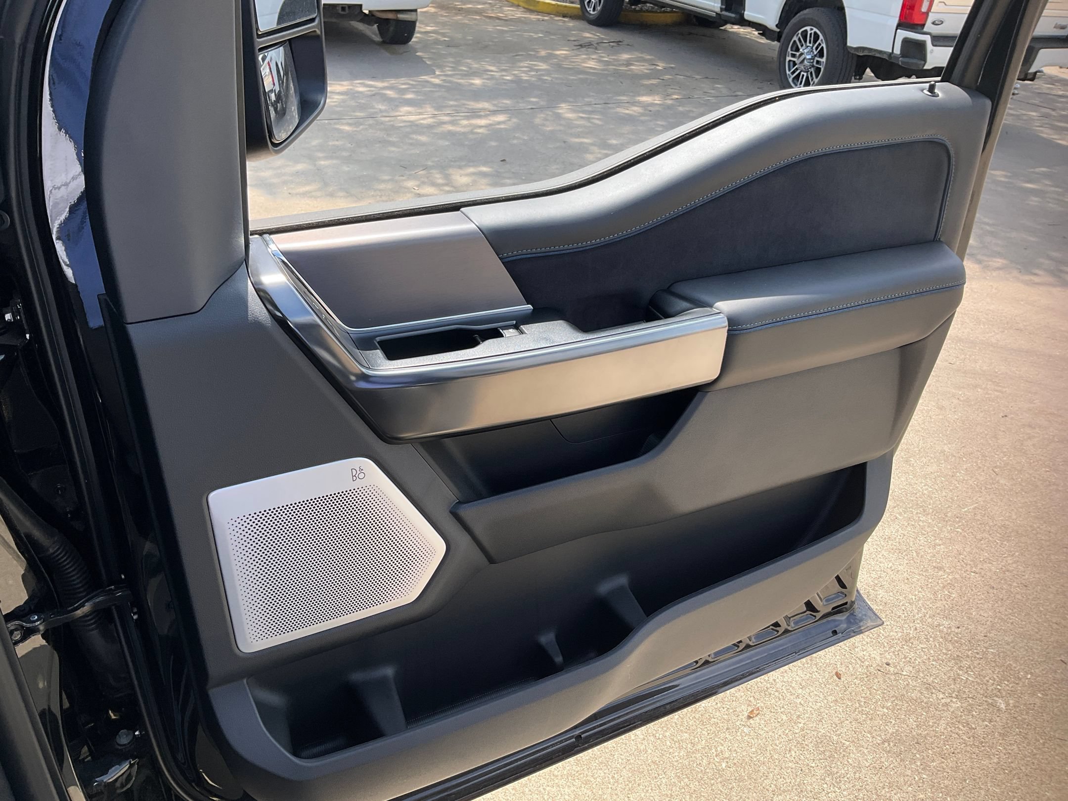 2026 Ford F-350 Super Duty Platinum - Photo 25