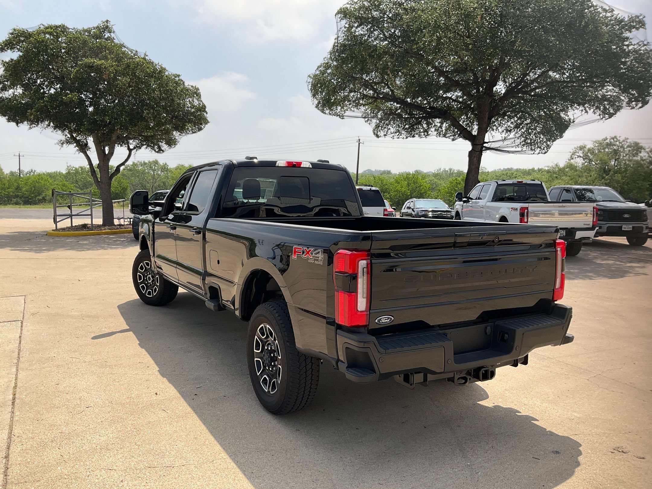 2026 Ford F-350 Super Duty Platinum - Photo 29