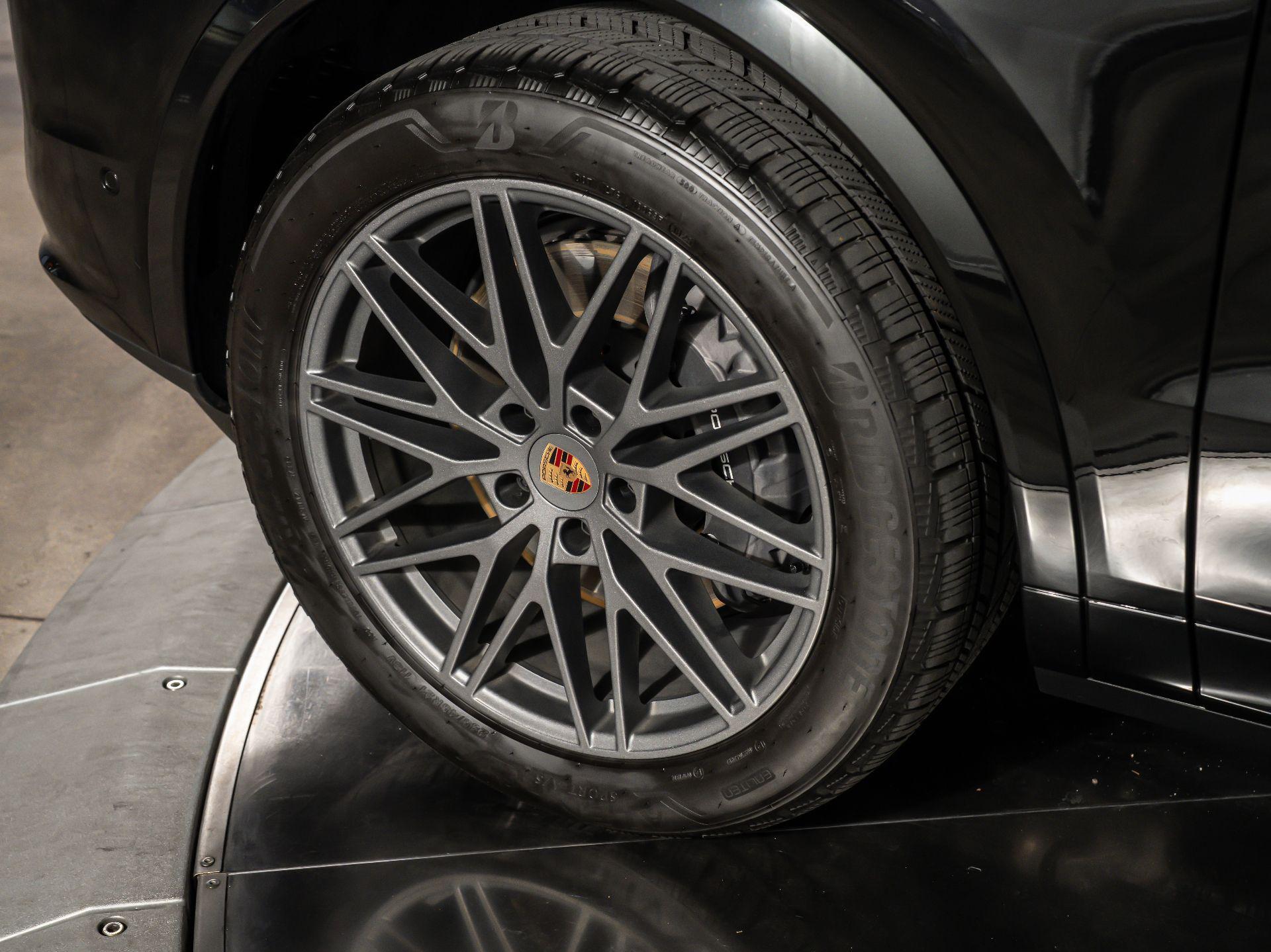 2025 Porsche Cayenne Base - Photo 12