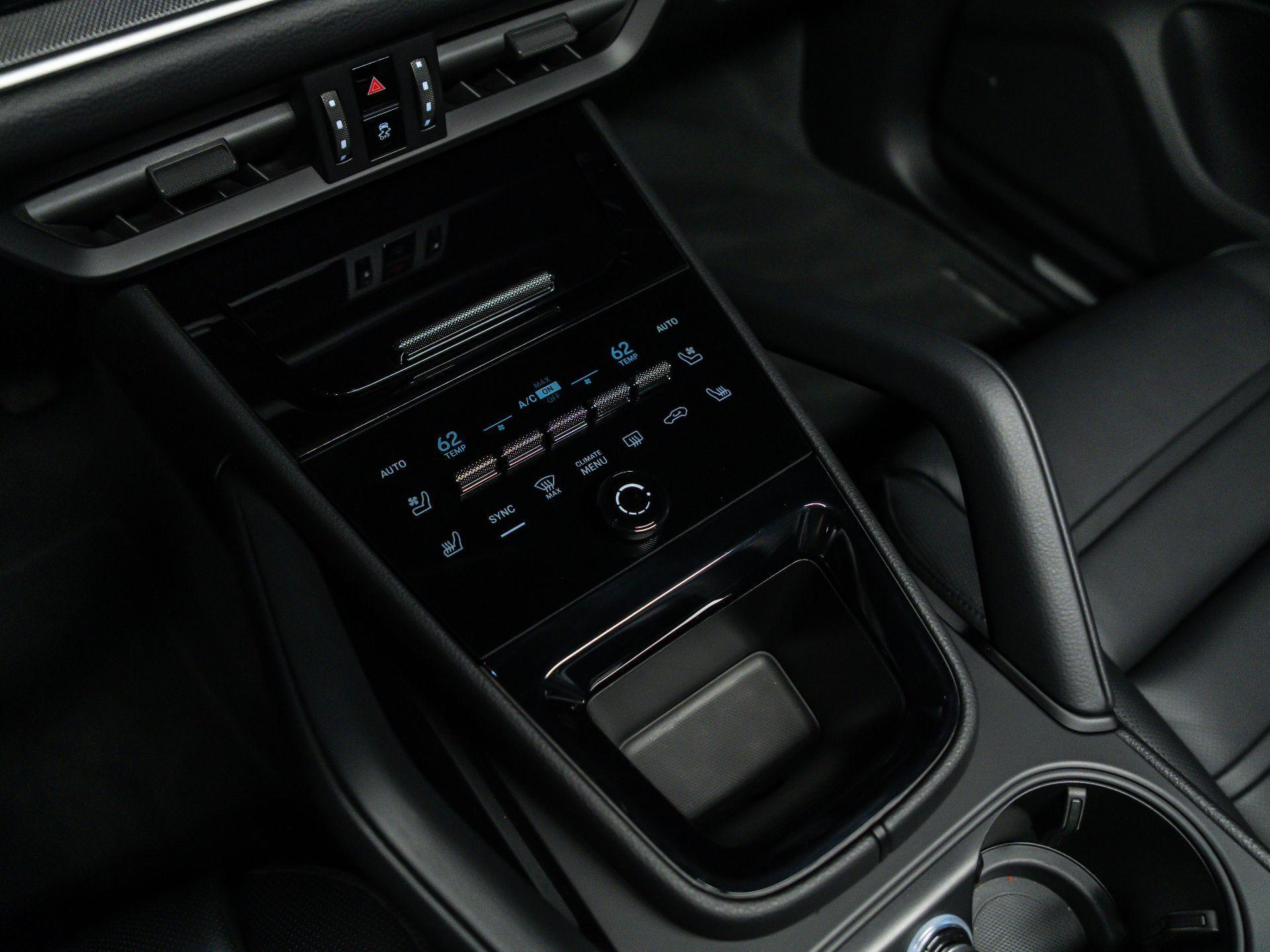 2025 Porsche Cayenne Base - Photo 25