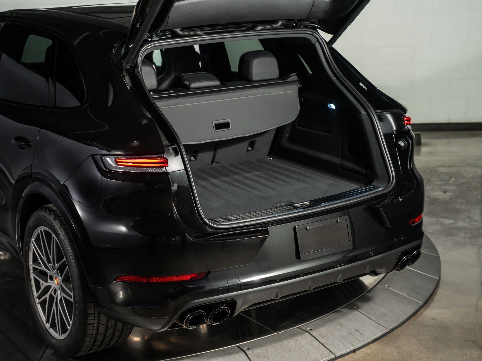 2025 Porsche Cayenne Base - Photo 32