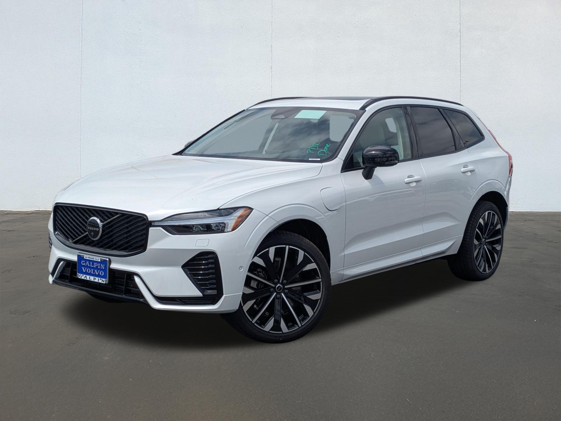 New 2026 Volvo XC60 Plug-In Hybrid Ultra, T8 AWD Electric/Gasoline, Dark