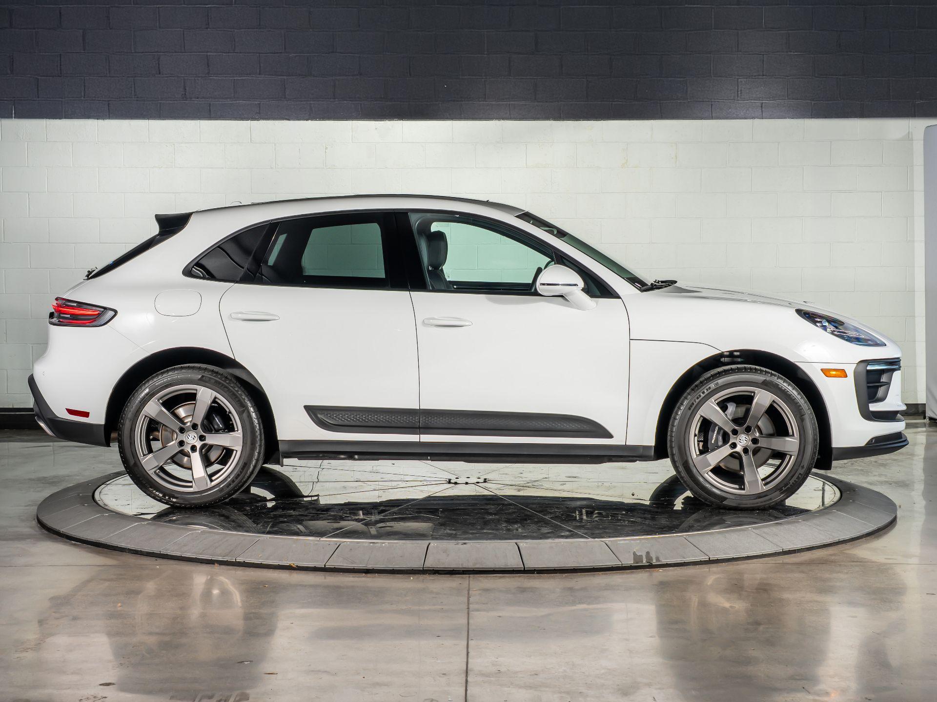 2026 Porsche Macan Base - Photo 6