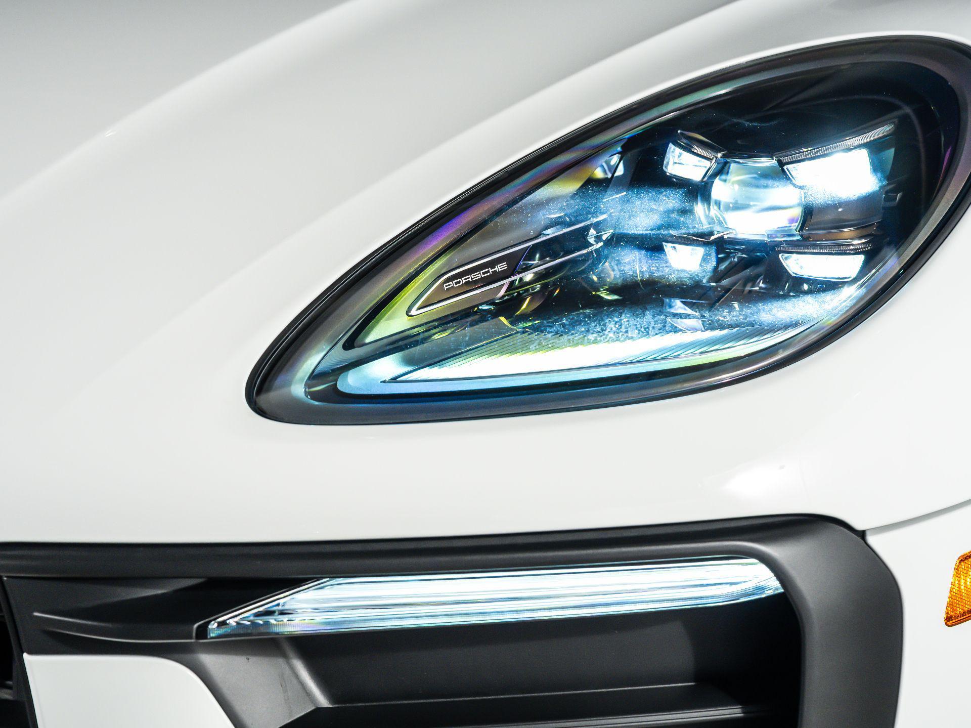 2026 Porsche Macan Base - Photo 10