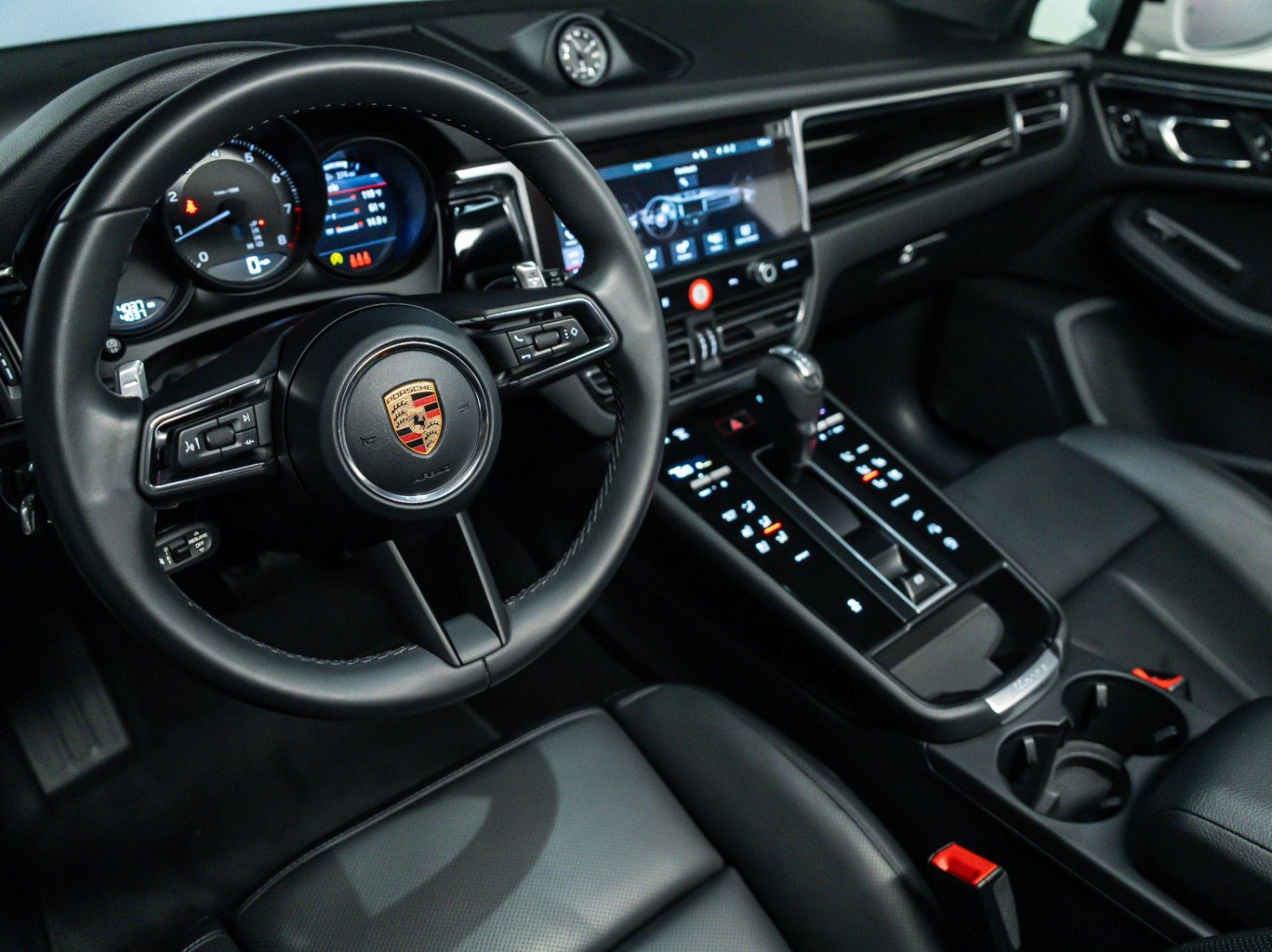 2026 Porsche Macan Base - Photo 16