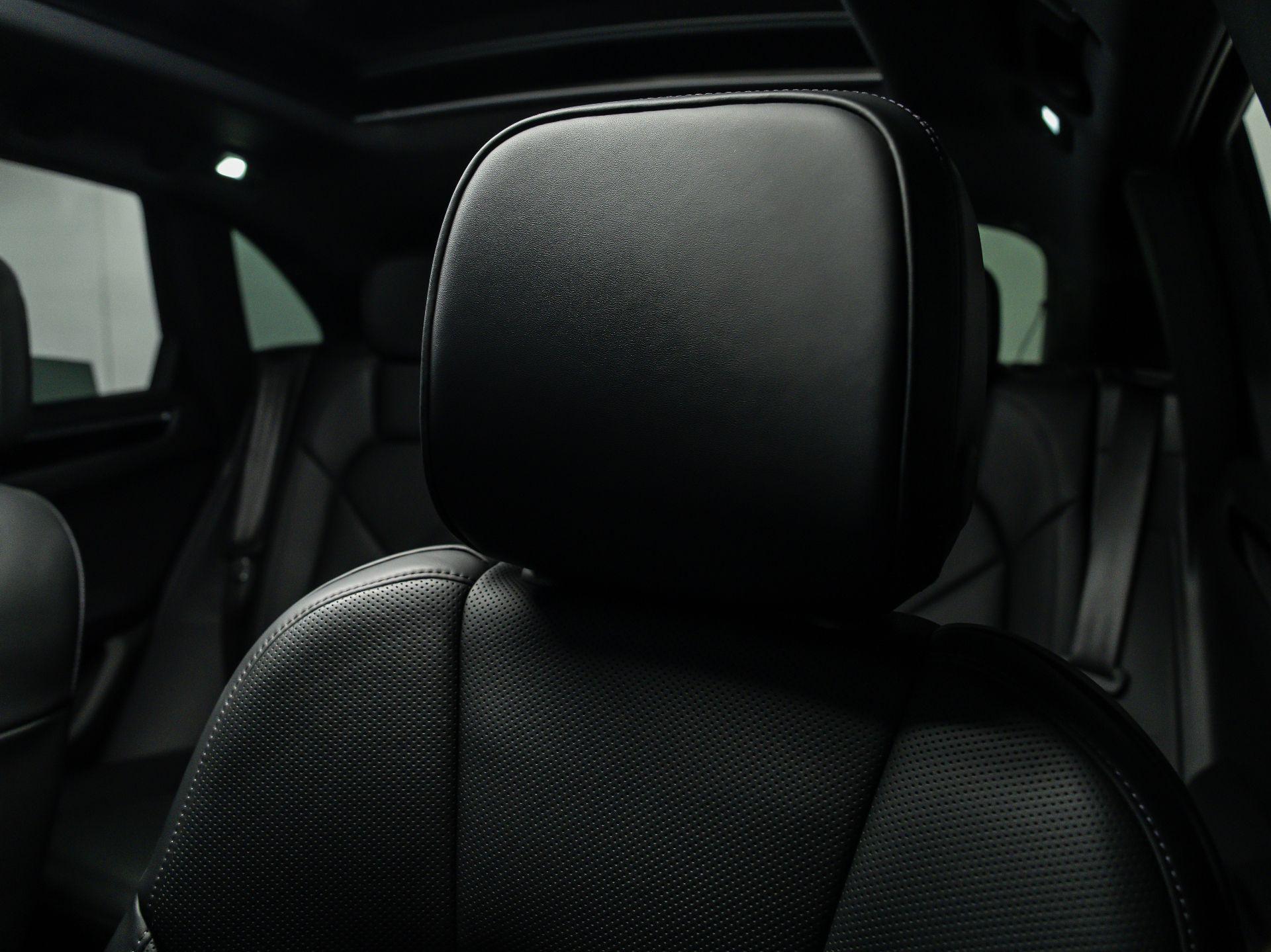 2026 Porsche Macan Base - Photo 18