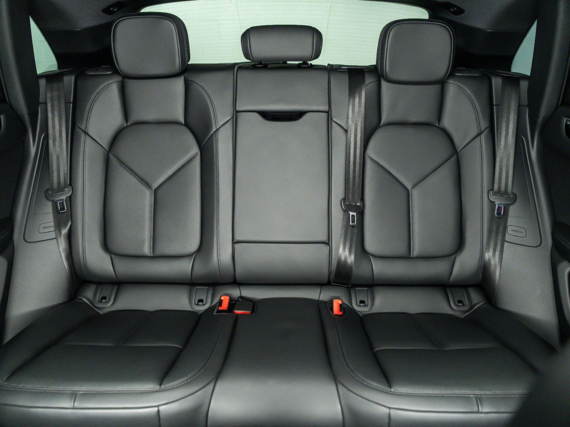 2026 Porsche Macan Base - Photo 19