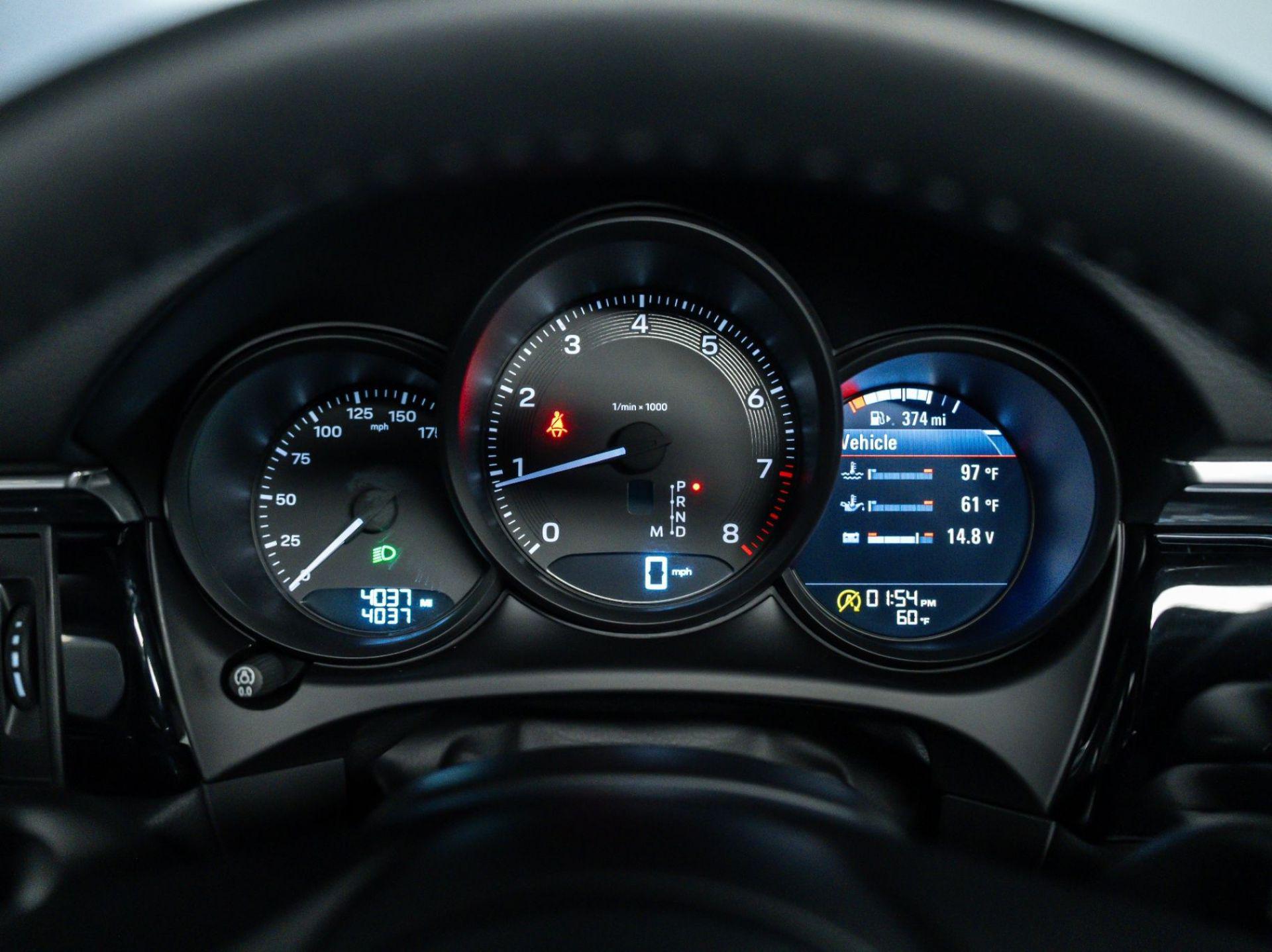 2026 Porsche Macan Base - Photo 25