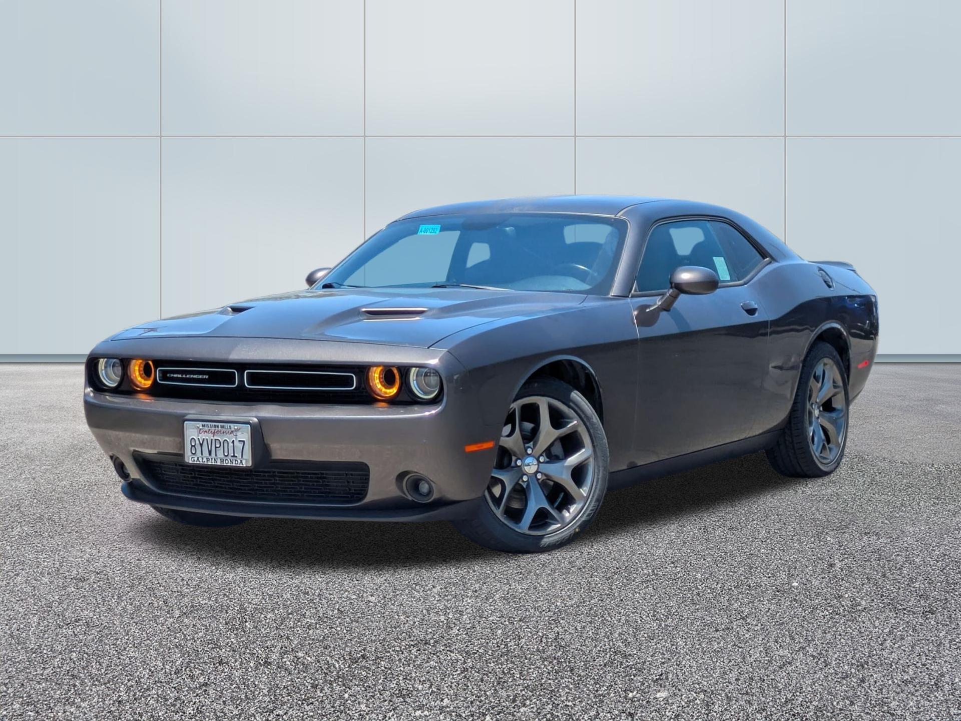 2016 Dodge Challenger SXT Plus's photo