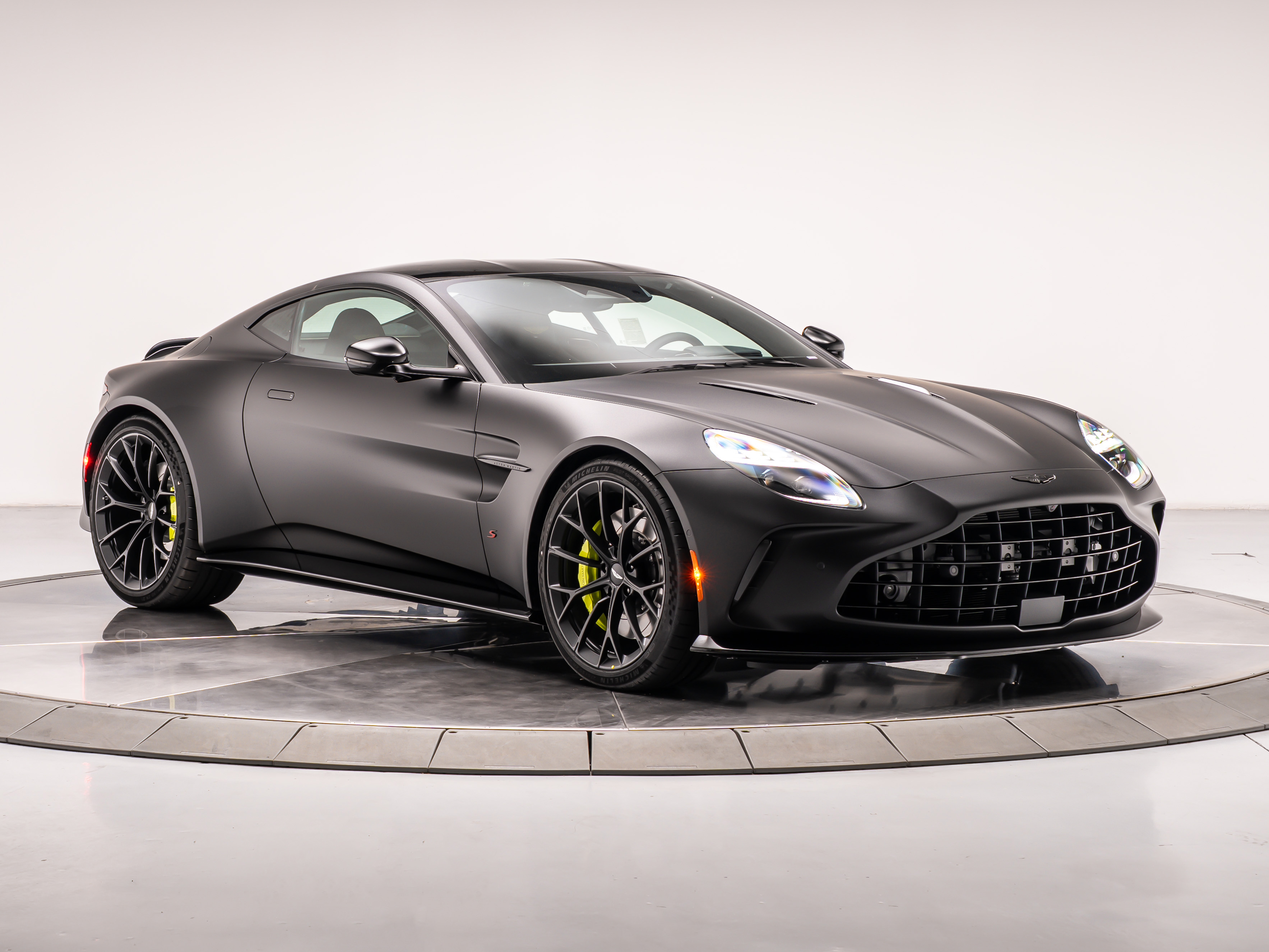 2026 Aston Martin Vantage 4.0 V8's photo