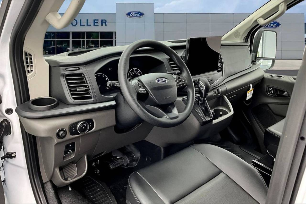 2025 Ford Transit Van Base - Photo 7