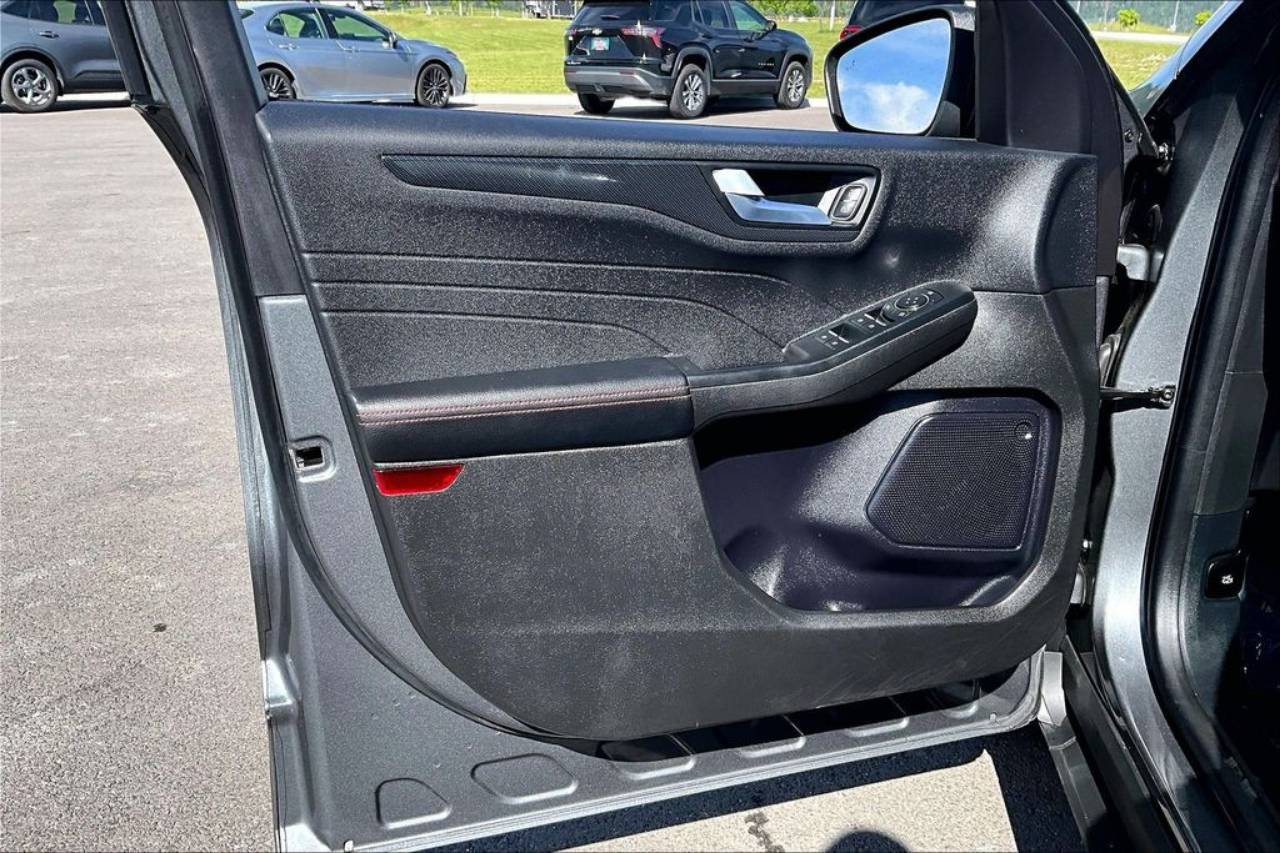 2024 Ford Escape ST-Line - Photo 23