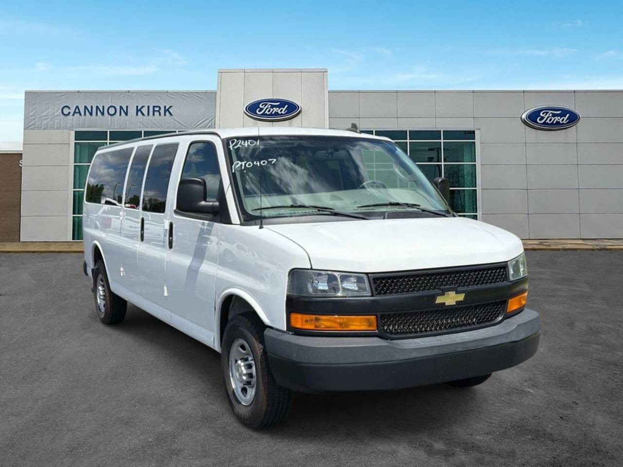 2023 Chevrolet Express 3500 LS Extended's photo