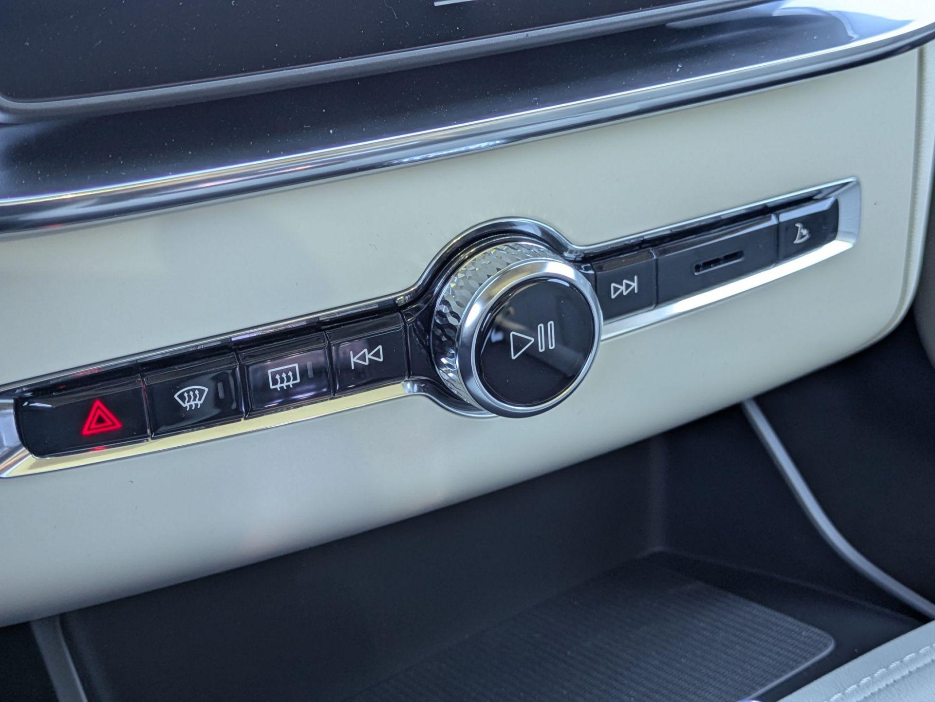 2026 Volvo XC90 Ultra - Photo 10