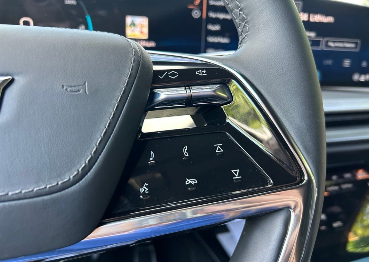 2026 Cadillac VISTIQ Platinum Sport - Photo 89
