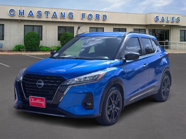 Used 2023 Nissan Kicks SR