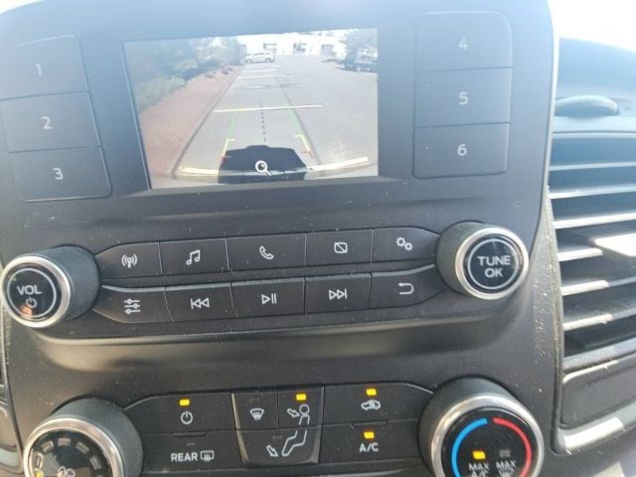 2021 Ford Transit Passenger Van XL - Photo 20