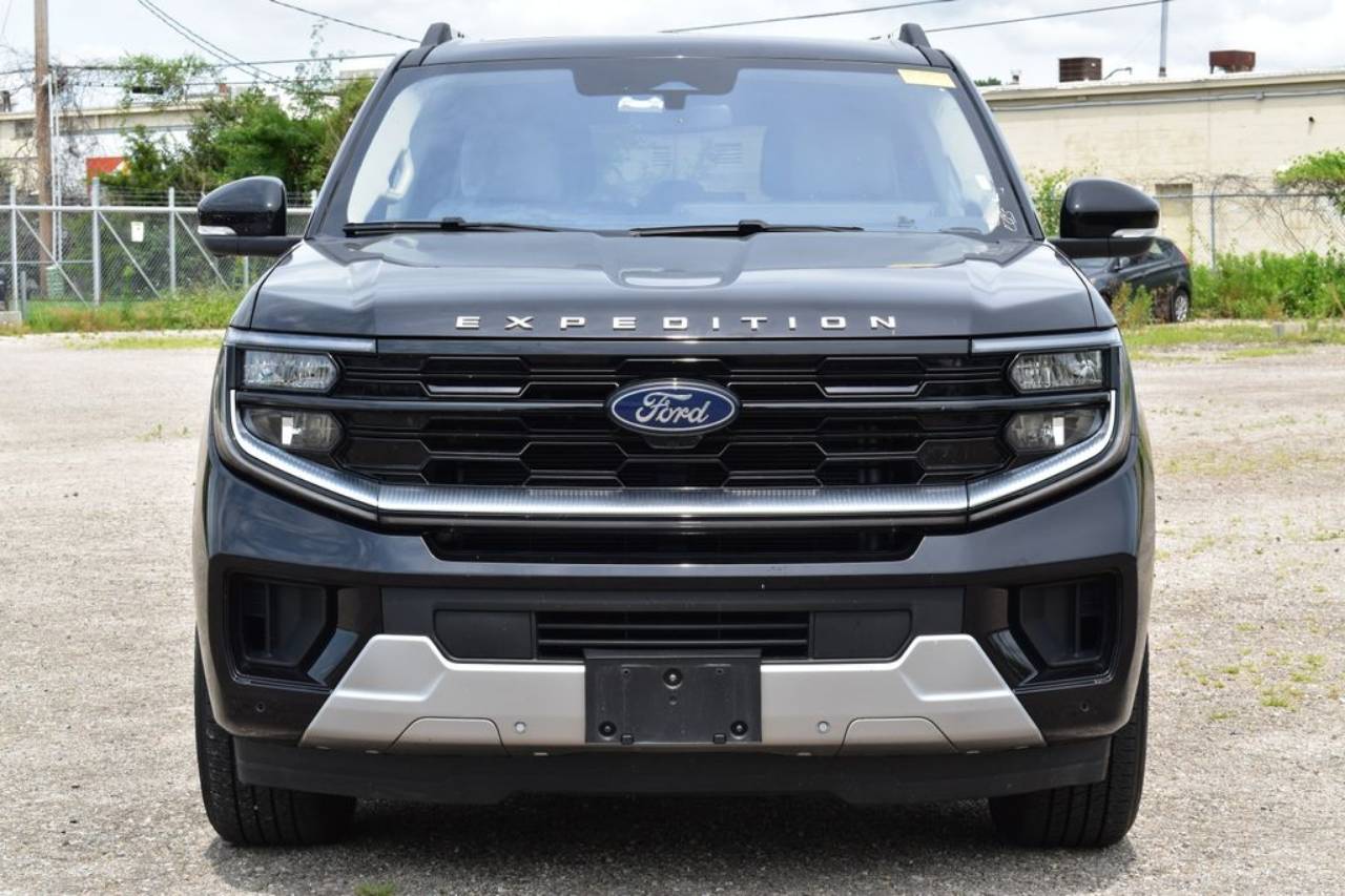 Certified 2025 Ford Expedition Platinum with VIN 1FMJK1M80SEA35756 for sale in Kansas City