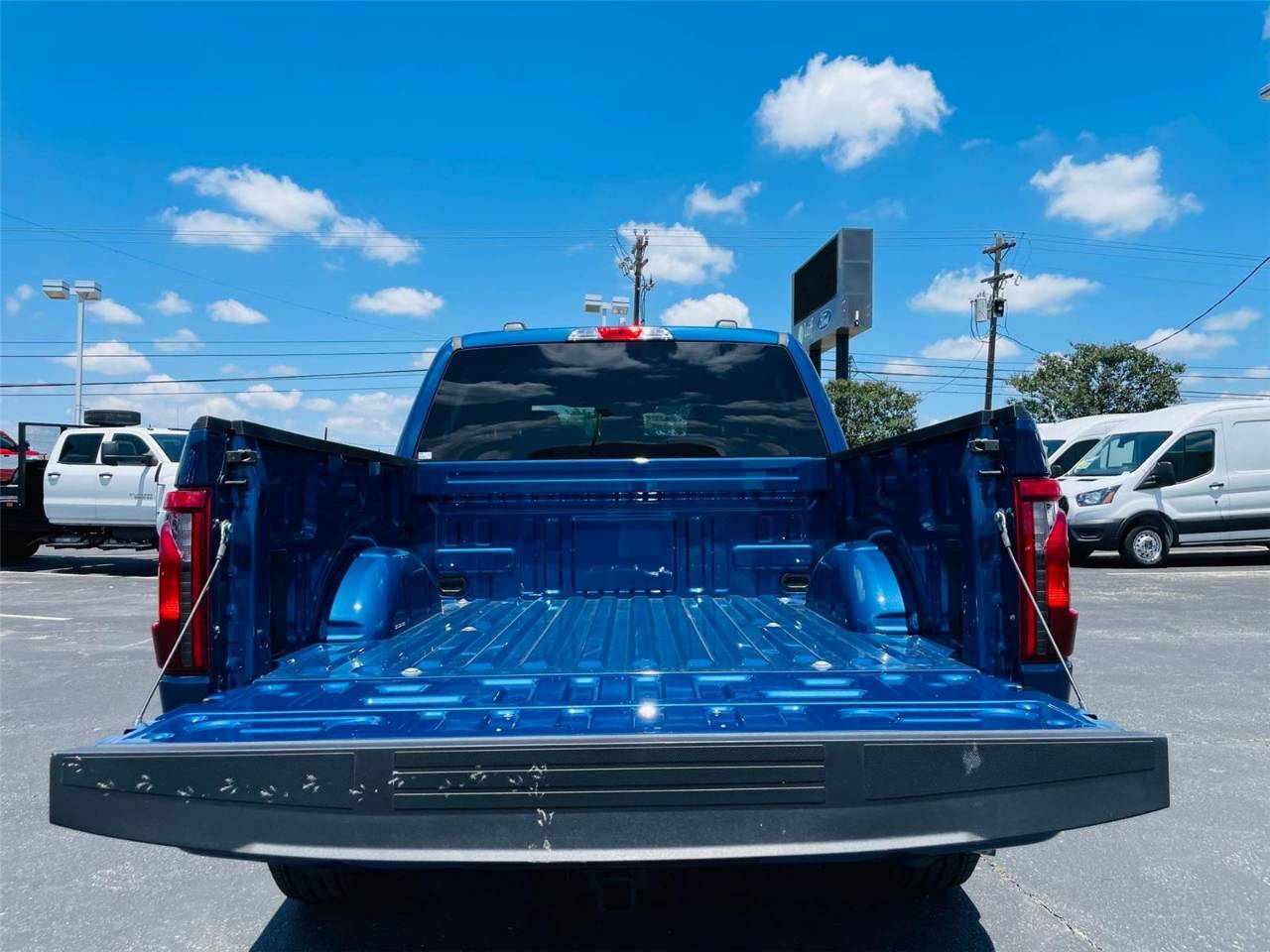 2025 Ford F-150 STX - Photo 8