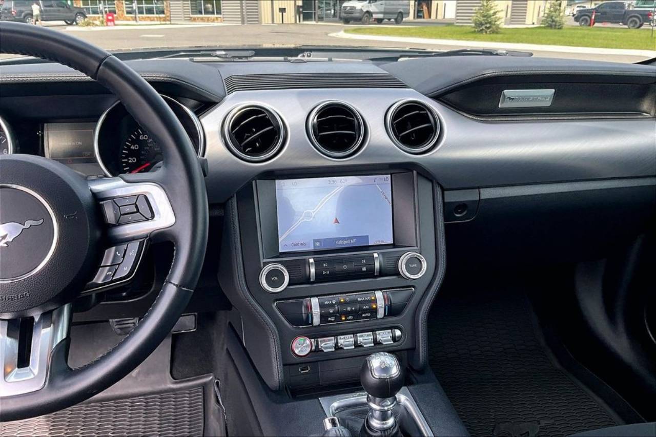 2022 Ford Mustang GT - Photo 6