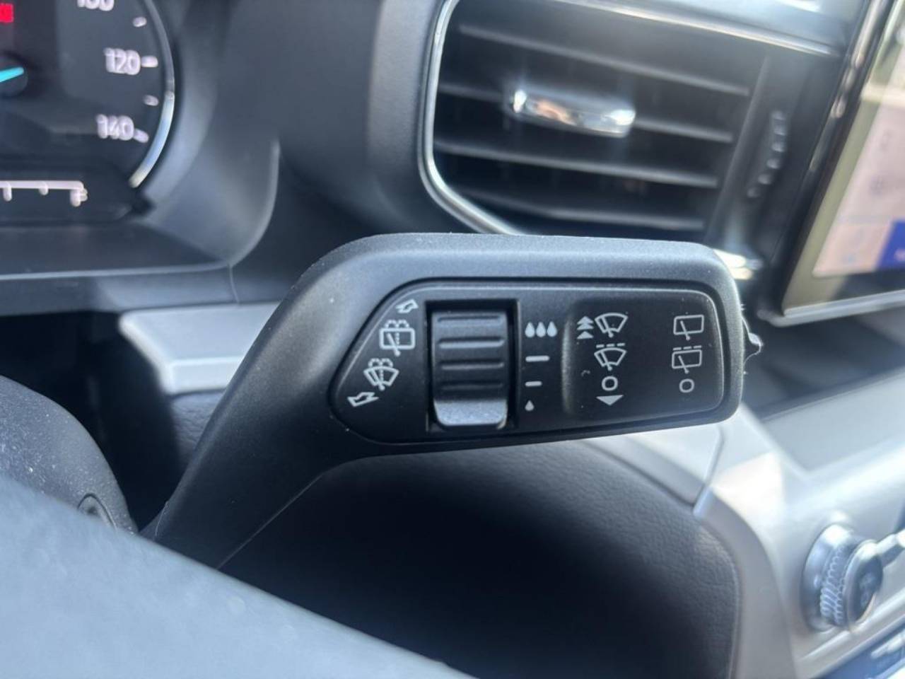 2022 Ford Explorer XLT - Photo 30
