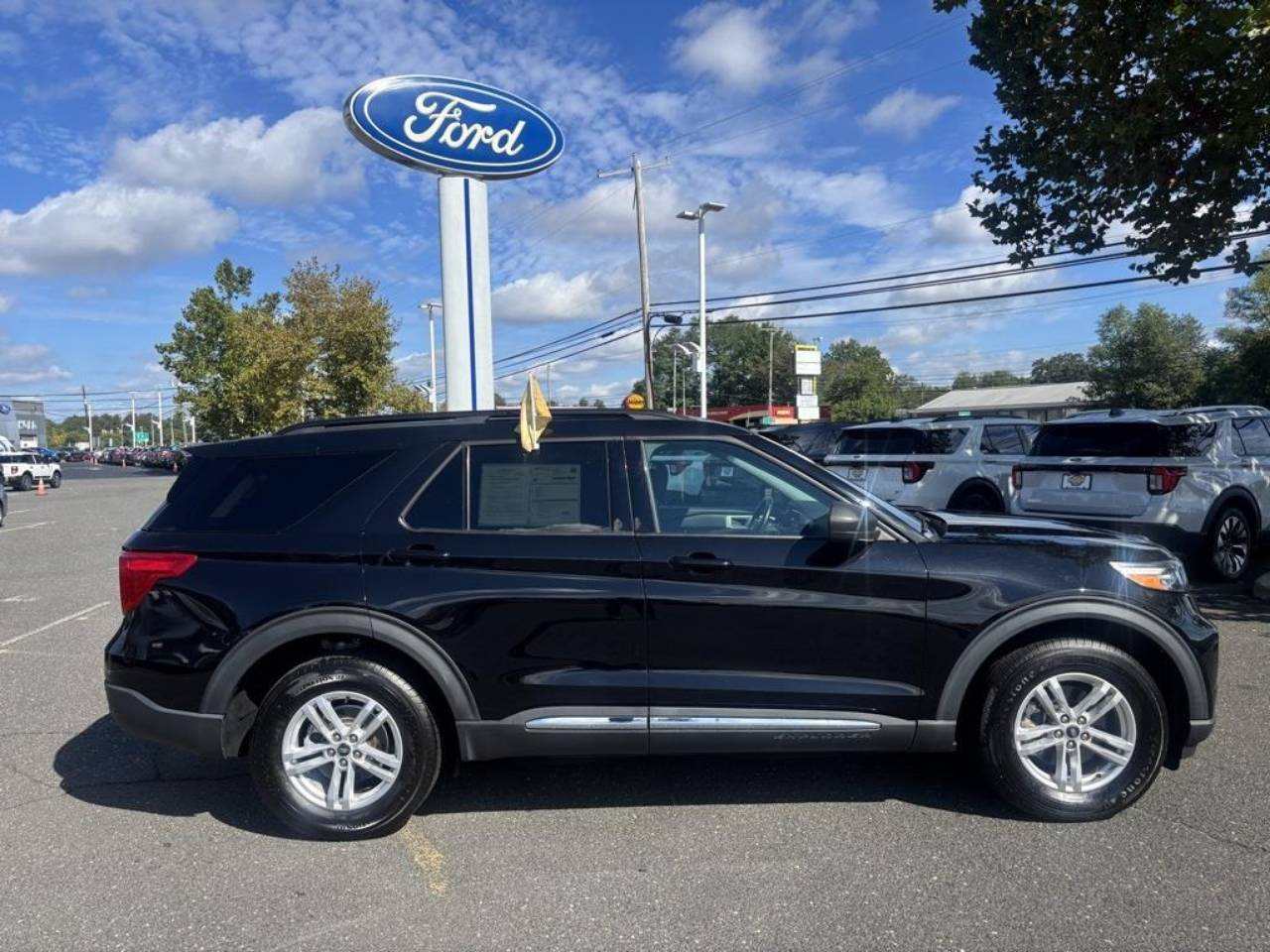 2022 Ford Explorer XLT - Photo 10