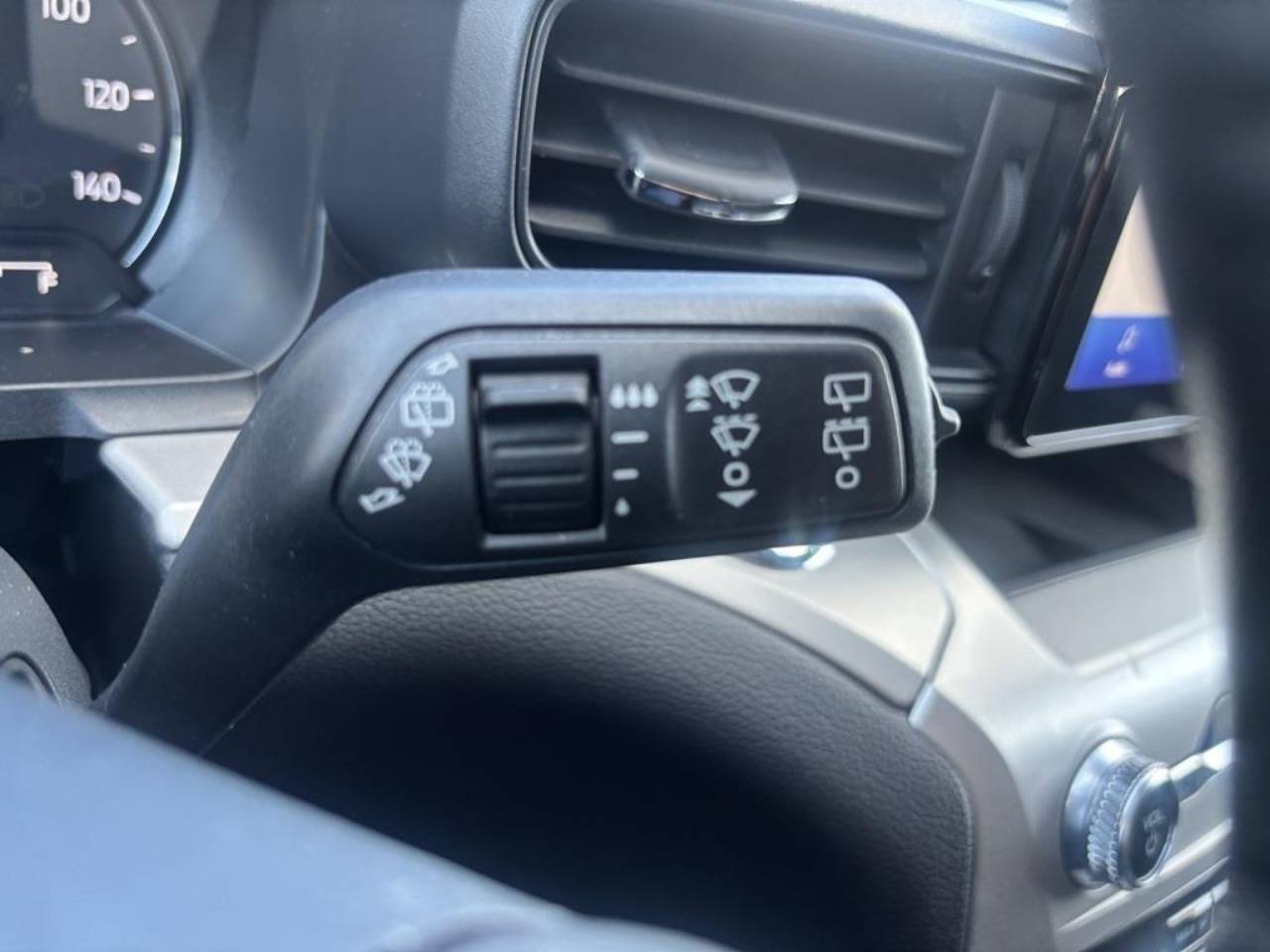 2022 Ford Explorer XLT - Photo 30