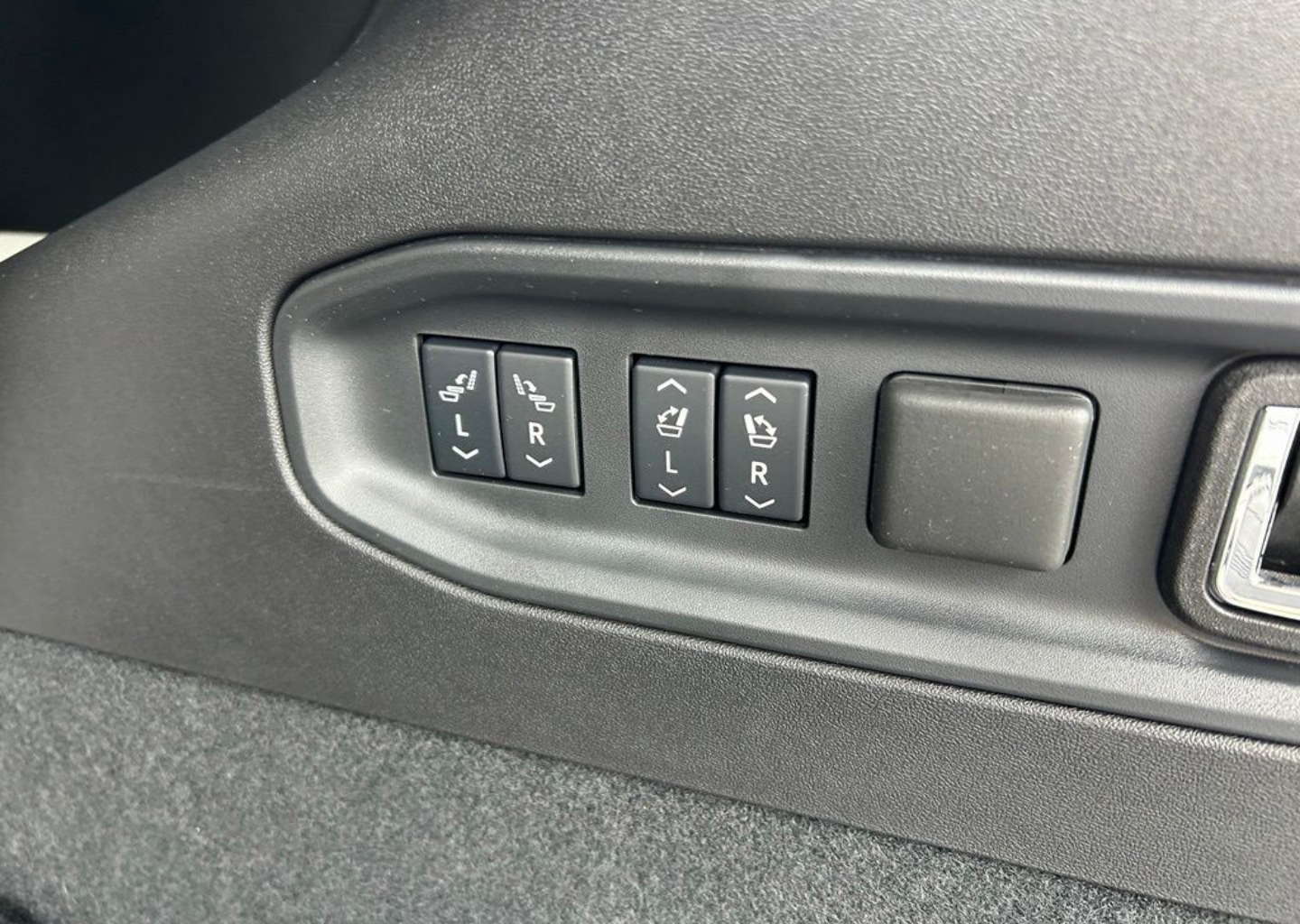 2026 Cadillac VISTIQ Sport - Photo 112