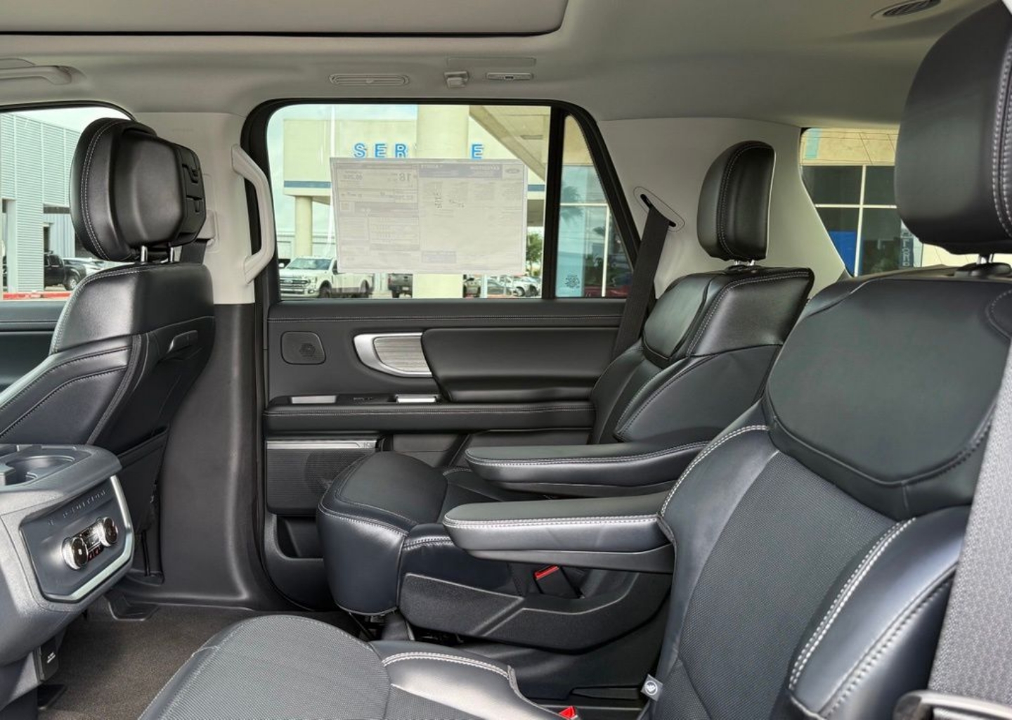 2026 Ford Expedition Platinum - Photo 13