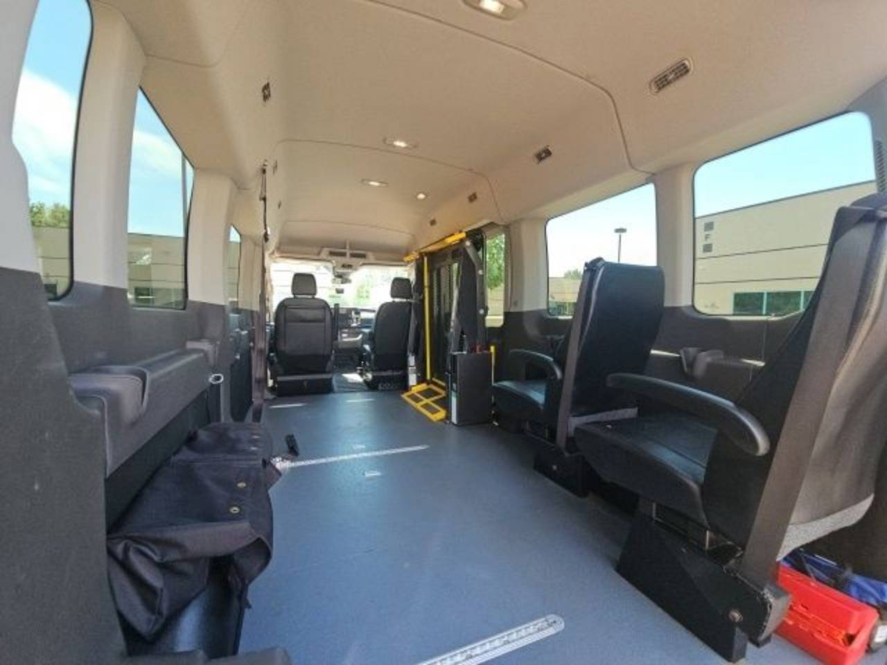 2021 Ford Transit Passenger Van XL - Photo 22