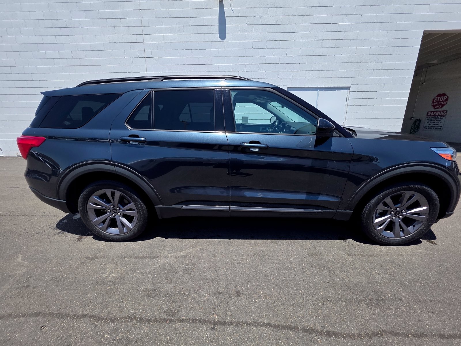 2023 Ford Explorer XLT RWD's photo