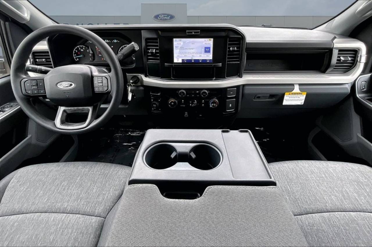 2026 Ford F-350 Super Duty XL - Photo 6