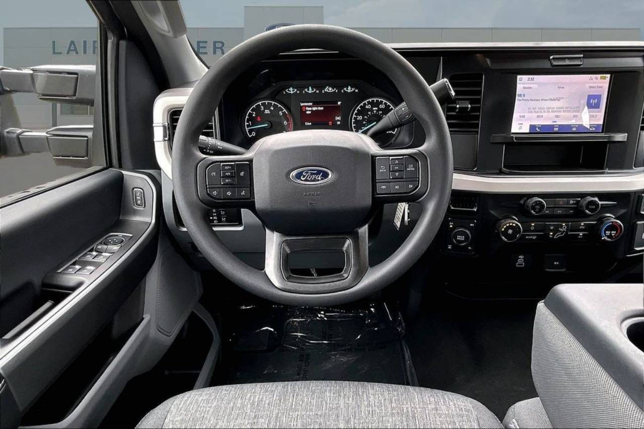 2026 Ford F-350 Super Duty XL - Photo 17