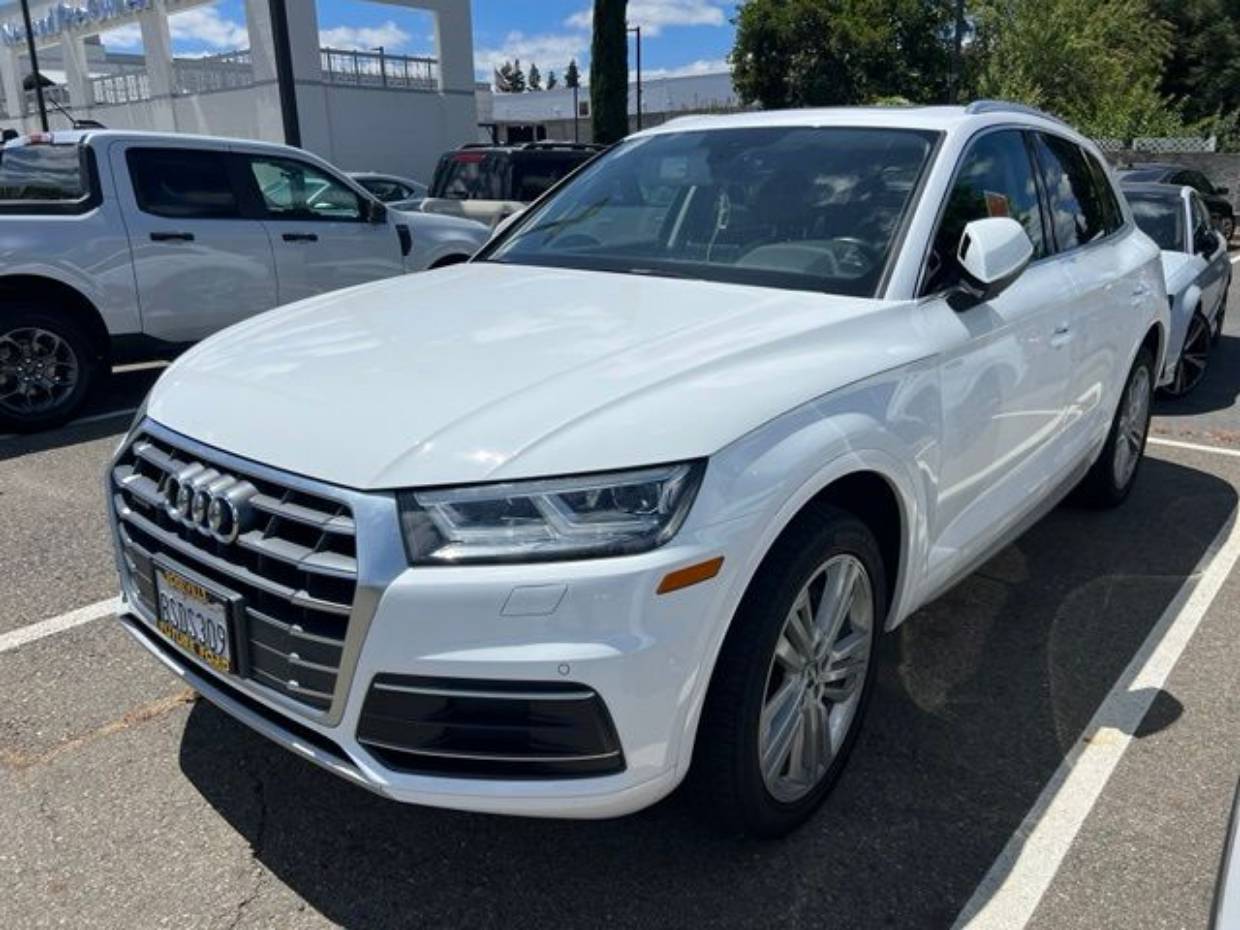 2018 Audi Q5 2.0T quattro S tronic Premium Plus's photo