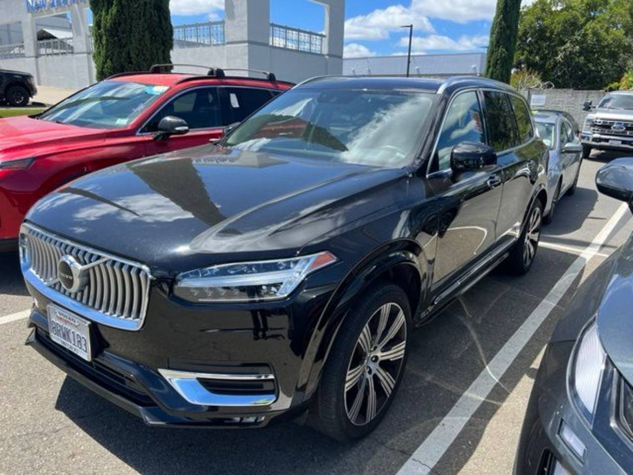 2020 Volvo XC90 T6 Inscription 6 Passenger AWD's photo