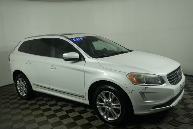 2016 Volvo XC60 T5 AWD Premier's photo