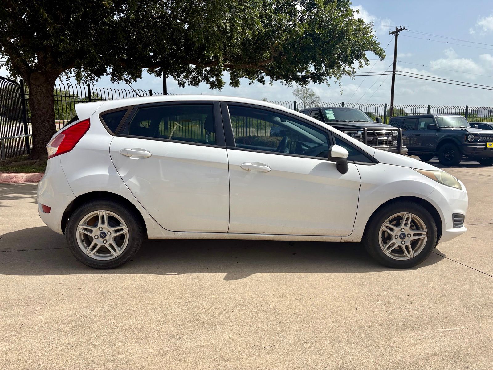 Certified 2018 Ford Fiesta SE with VIN 3FADP4EJXJM115179 for sale in San Antonio, TX