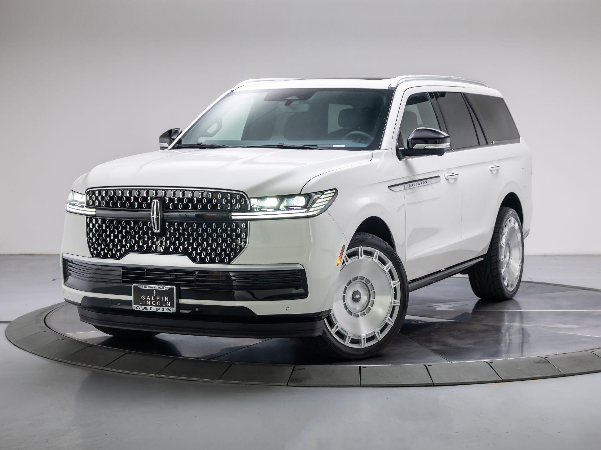 2026 Lincoln Navigator Reserve 4WD's photo