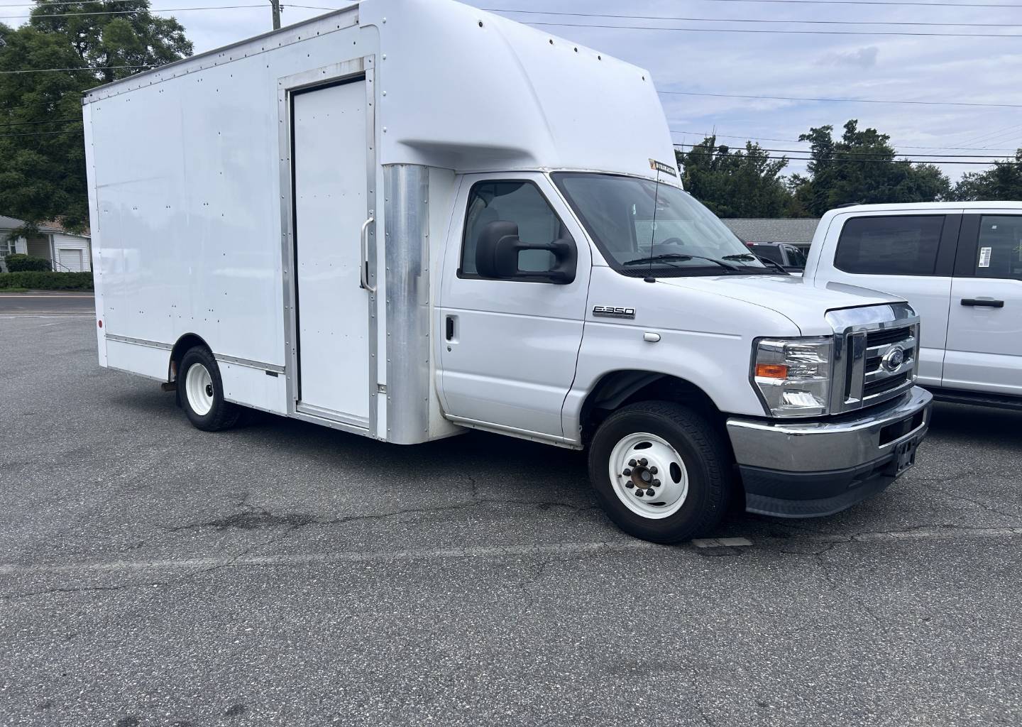 2022 Ford E-Series DRW E-350 Super Duty 158 in WB's photo