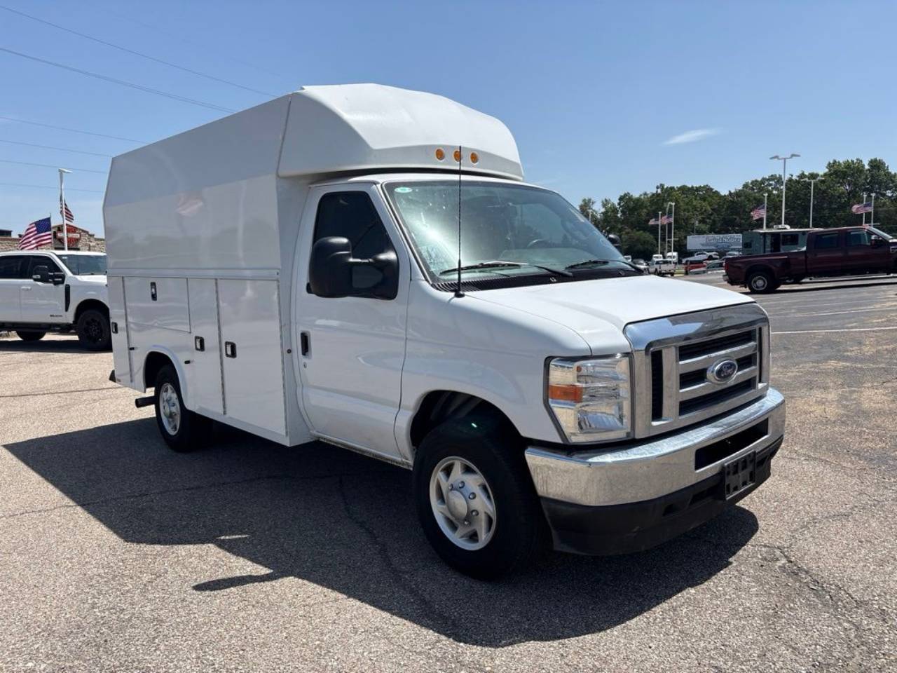 2025 Ford E-Series SRW E-350 Super Duty 138 in WB's photo