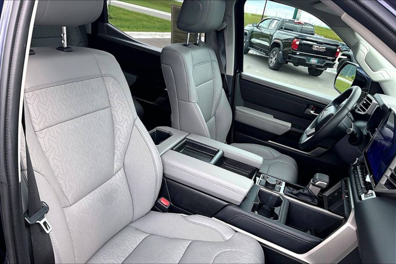 2023 Toyota Tundra Limited - Photo 7