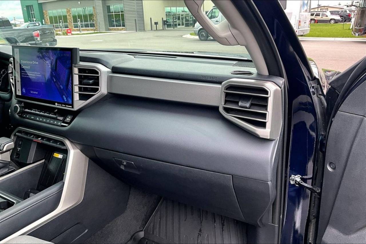 2023 Toyota Tundra Limited - Photo 17