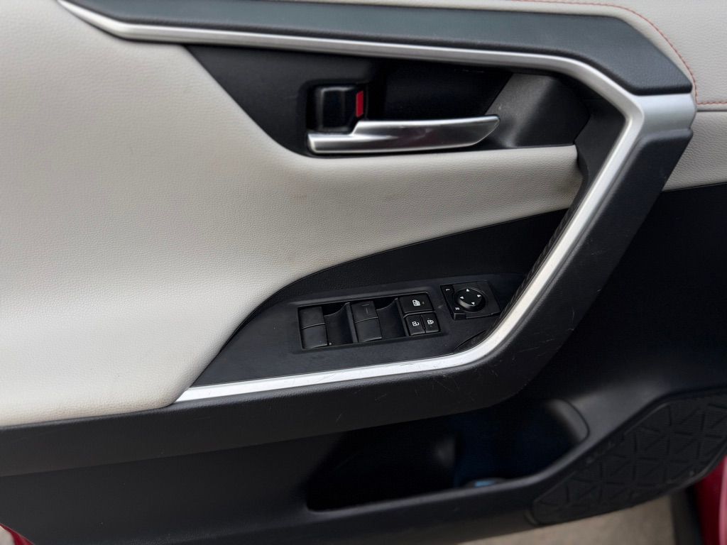 2020 Toyota RAV4 Adventure - Photo 12