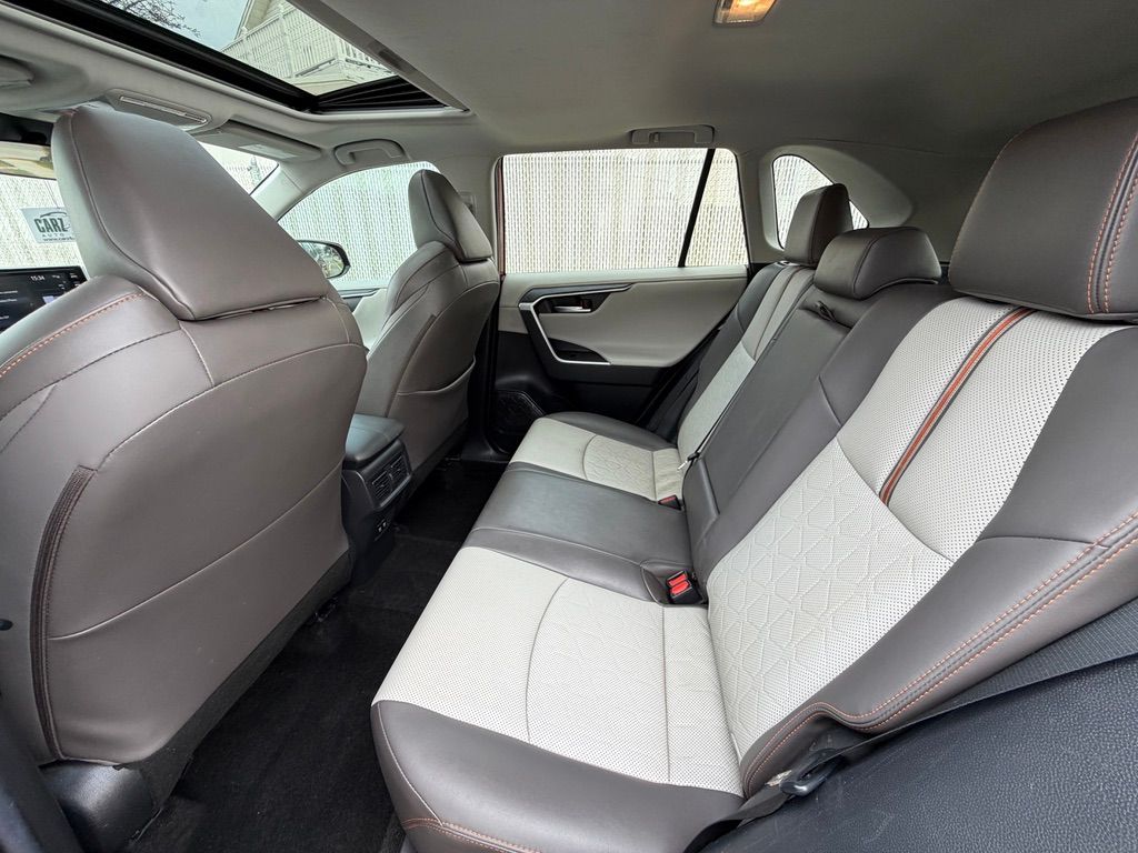 2020 Toyota RAV4 Adventure - Photo 17