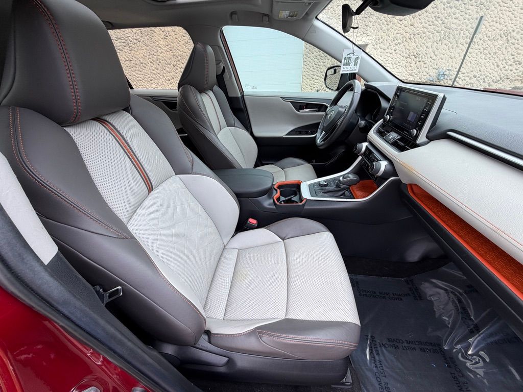 2020 Toyota RAV4 Adventure - Photo 23