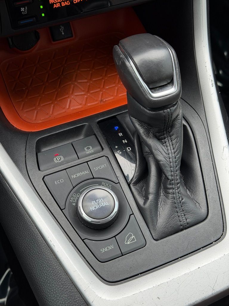 2020 Toyota RAV4 Adventure - Photo 32